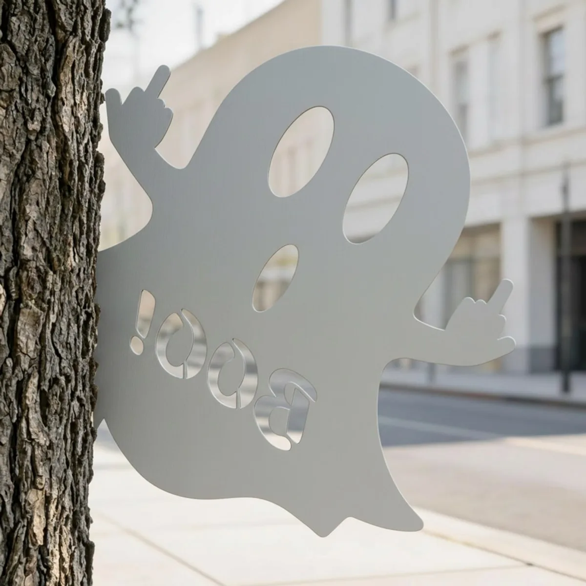 Halloween Frecher Geist Gartendeko – Lässiges BOO-Schild mit Stinkefinger 60 cm