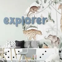 Houten woord „Explorer” van berkenmultiplex – decoratieve letters
