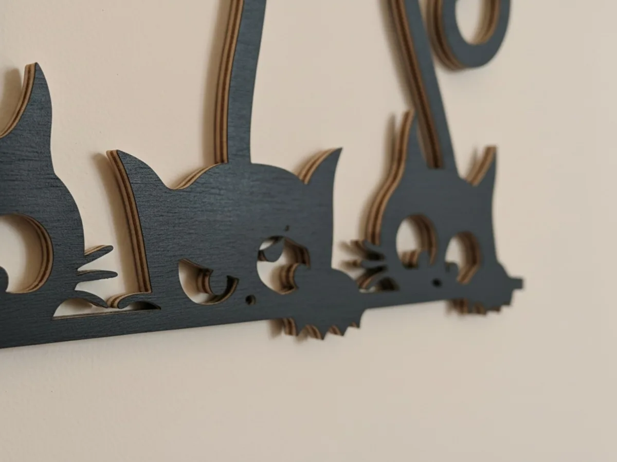 Chats curieux — décoration murale (3 chats)