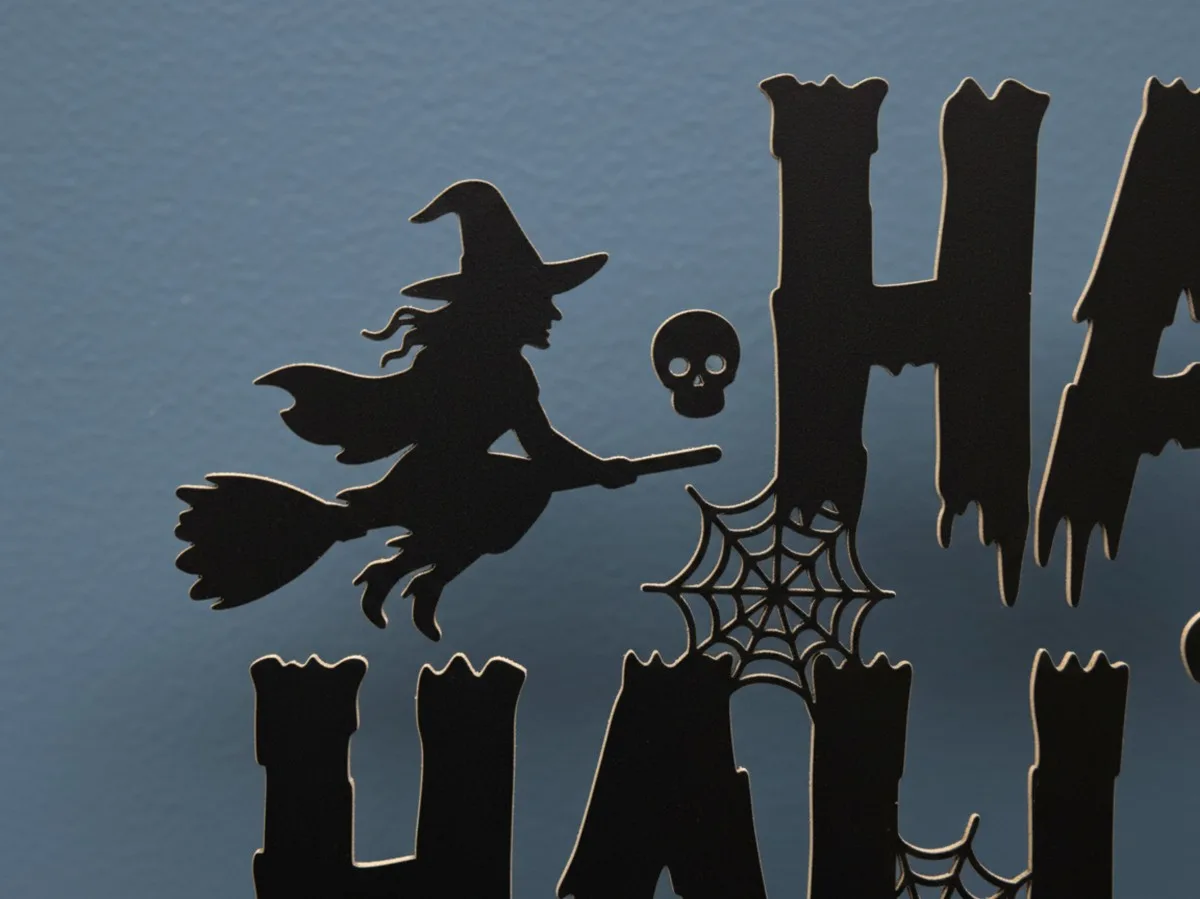 Spider on Web Wall Decor – Halloween Silhouette – Birch Plywood 45x45 cm