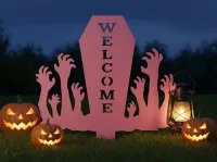 Pancarte Welcome Halloween pour jardin – cercueil avec mains de zombie 60×75 cm