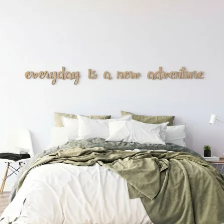 Déco murale en contreplaqué – Every day is a new adventure