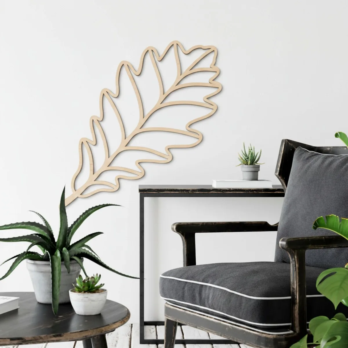 Birch plywood wall decoration - Oak leaf
