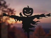Halloween Kürbis-Vogelscheuche Wandbild mit Rabe – Birken-Sperrholz