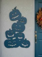 Déco murale Halloween pile de citrouilles – six citrouilles sculptées 60 cm