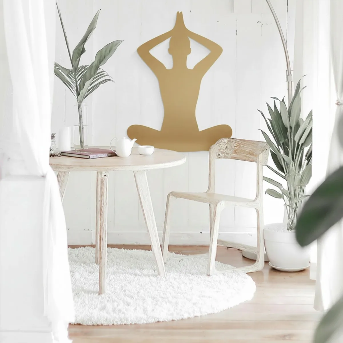 Yoga Sitzende Pose 02 Wanddekoration aus Birken-Sperrholz